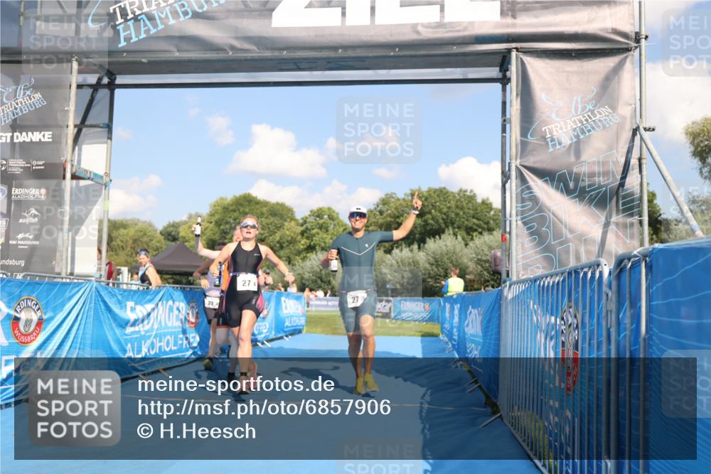 25.08.2024 - Elbe Triathlon Hamburg H.Heesch http://msf.ph/oto/6857906 25.08.2024 16:19:41 Ziel  meine-sportfotos.de
