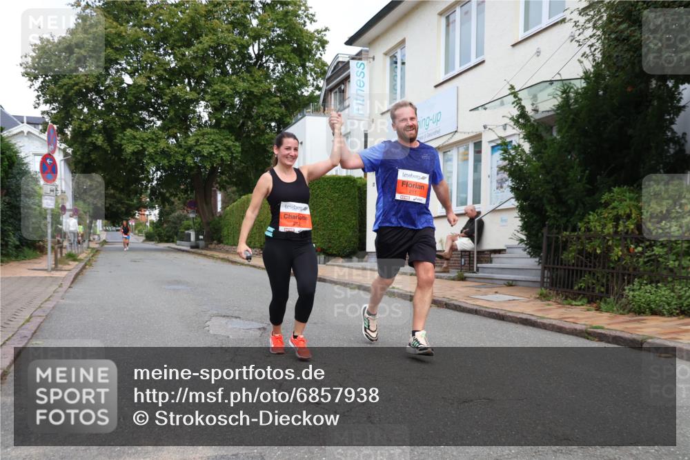 25.08.2024 - 20. Blankeneser Heldenlauf Strokosch-Dieckow http://msf.ph/oto/6857938 25.08.2024 09:49:55 Ziel 119, 211, 212 meine-sportfotos.de