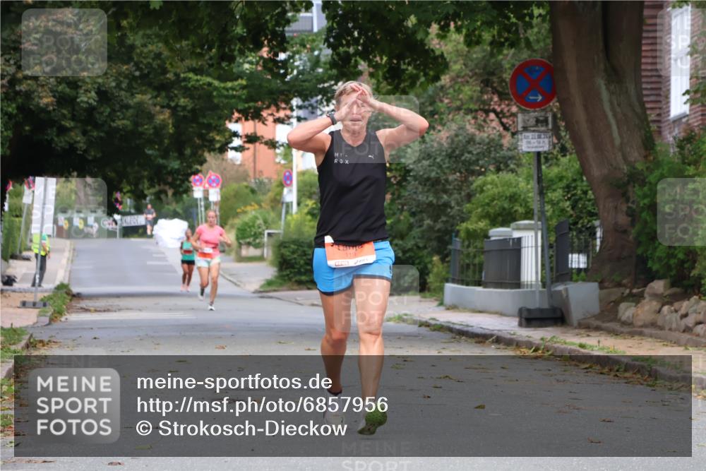 25.08.2024 - 20. Blankeneser Heldenlauf Strokosch-Dieckow http://msf.ph/oto/6857956 25.08.2024 09:50:01 Ziel 119 meine-sportfotos.de