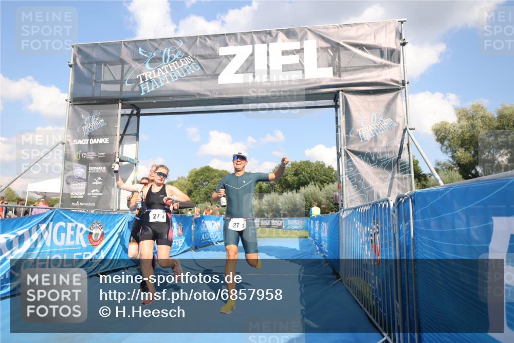 25.08.2024 - Elbe Triathlon Hamburg H.Heesch http://msf.ph/oto/6857958 25.08.2024 16:19:42 Ziel  meine-sportfotos.de