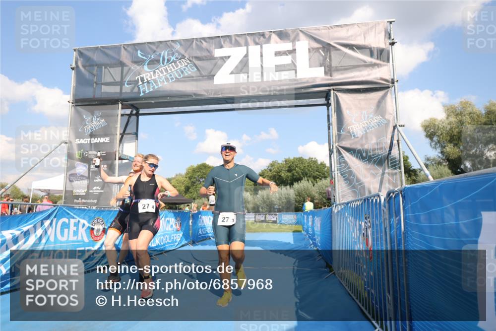 25.08.2024 - Elbe Triathlon Hamburg H.Heesch http://msf.ph/oto/6857968 25.08.2024 16:19:42 Ziel  meine-sportfotos.de