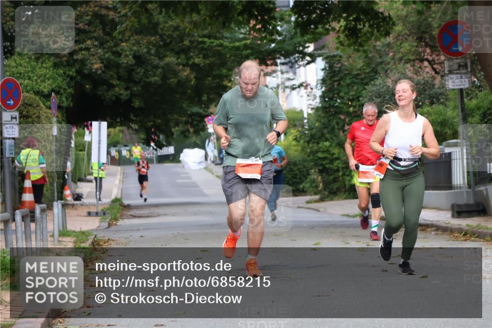25.08.2024 - 20. Blankeneser Heldenlauf Strokosch-Dieckow http://msf.ph/oto/6858215 25.08.2024 09:51:01 Ziel 114, 123 meine-sportfotos.de