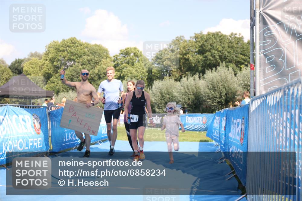 25.08.2024 - Elbe Triathlon Hamburg H.Heesch http://msf.ph/oto/6858234 25.08.2024 16:23:16 Ziel  meine-sportfotos.de