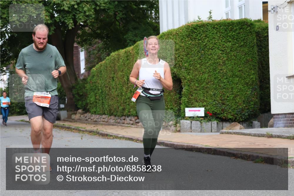 25.08.2024 - 20. Blankeneser Heldenlauf Strokosch-Dieckow http://msf.ph/oto/6858238 25.08.2024 09:51:05 Ziel 102, 114, 123, 241 meine-sportfotos.de