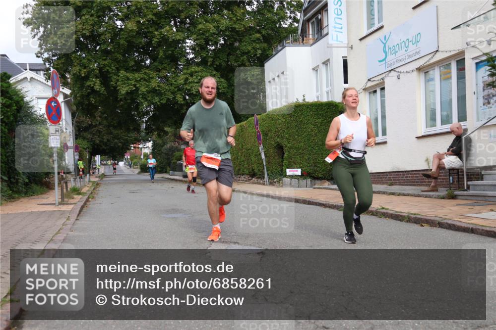25.08.2024 - 20. Blankeneser Heldenlauf Strokosch-Dieckow http://msf.ph/oto/6858261 25.08.2024 09:51:06 Ziel 102, 114, 123, 241 meine-sportfotos.de