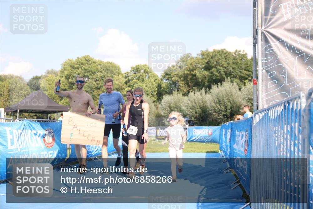 25.08.2024 - Elbe Triathlon Hamburg H.Heesch http://msf.ph/oto/6858266 25.08.2024 16:23:16 Ziel  meine-sportfotos.de