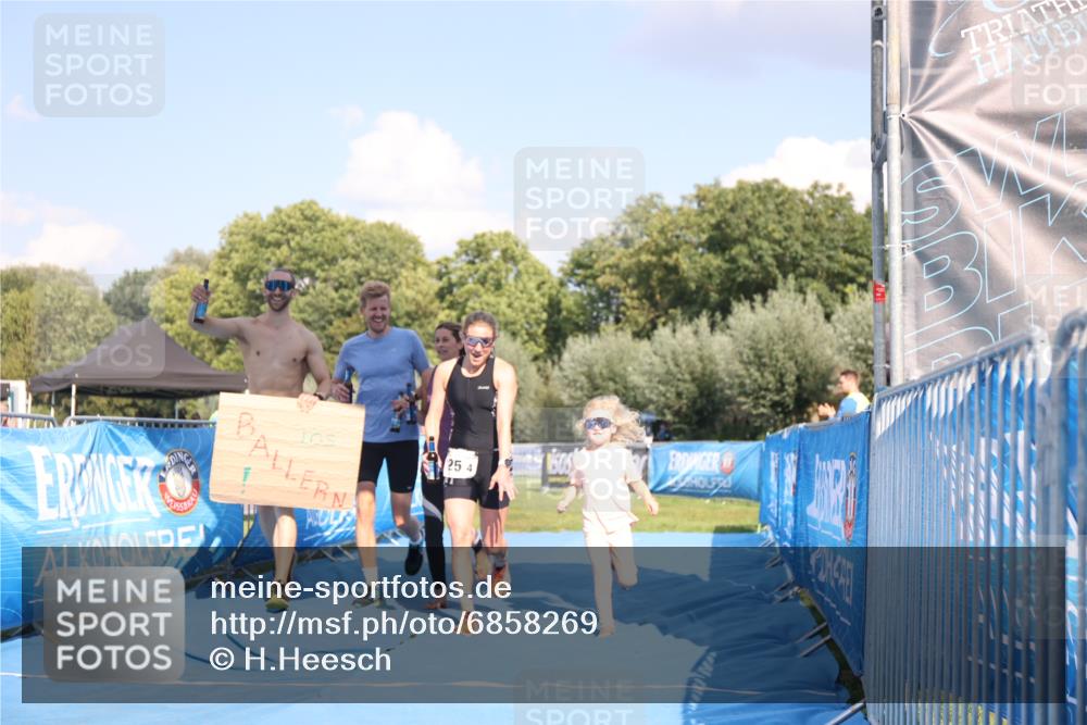 25.08.2024 - Elbe Triathlon Hamburg H.Heesch http://msf.ph/oto/6858269 25.08.2024 16:23:16 Ziel  meine-sportfotos.de