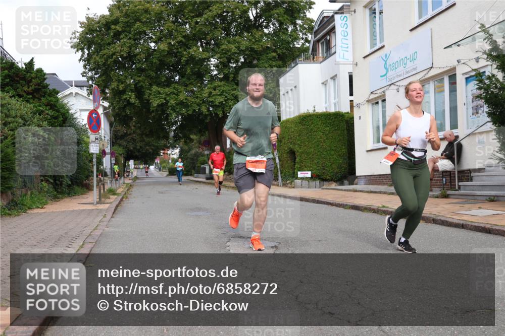 25.08.2024 - 20. Blankeneser Heldenlauf Strokosch-Dieckow http://msf.ph/oto/6858272 25.08.2024 09:51:06 Ziel 102, 114, 123, 241 meine-sportfotos.de