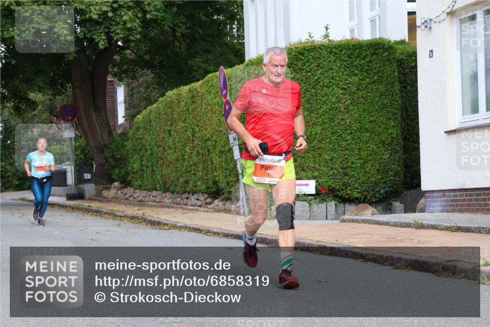 25.08.2024 - 20. Blankeneser Heldenlauf Strokosch-Dieckow http://msf.ph/oto/6858319 25.08.2024 09:51:09 Ziel 102, 114, 123, 241 meine-sportfotos.de