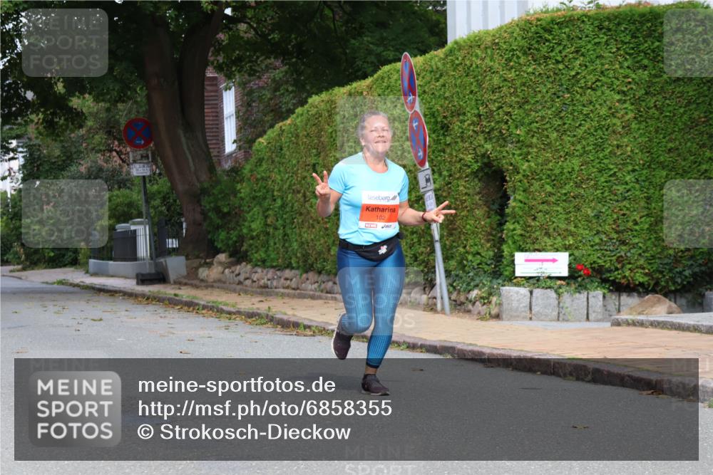 25.08.2024 - 20. Blankeneser Heldenlauf Strokosch-Dieckow http://msf.ph/oto/6858355 25.08.2024 09:51:13 Ziel 102, 241 meine-sportfotos.de