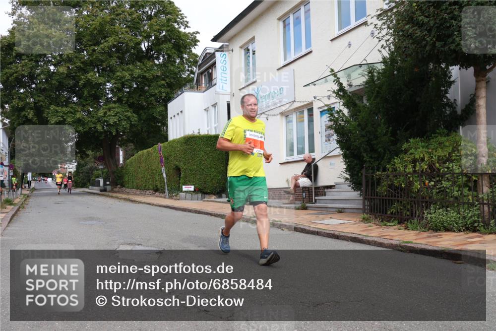 25.08.2024 - 20. Blankeneser Heldenlauf Strokosch-Dieckow http://msf.ph/oto/6858484 25.08.2024 09:51:54 Ziel 260, 261, 289 meine-sportfotos.de