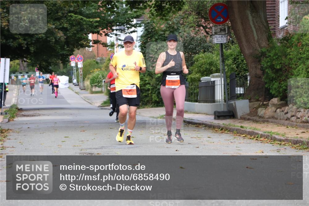 25.08.2024 - 20. Blankeneser Heldenlauf Strokosch-Dieckow http://msf.ph/oto/6858490 25.08.2024 09:51:58 Ziel 260, 261, 289 meine-sportfotos.de