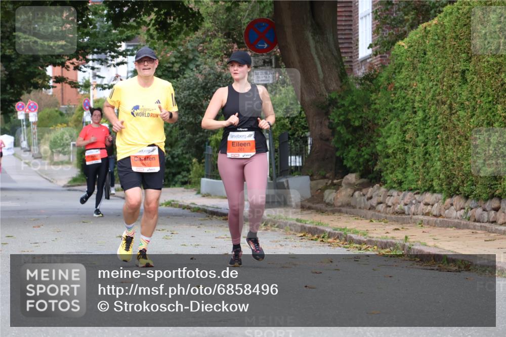 25.08.2024 - 20. Blankeneser Heldenlauf Strokosch-Dieckow http://msf.ph/oto/6858496 25.08.2024 09:52:00 Ziel 203, 260, 261, 289 meine-sportfotos.de
