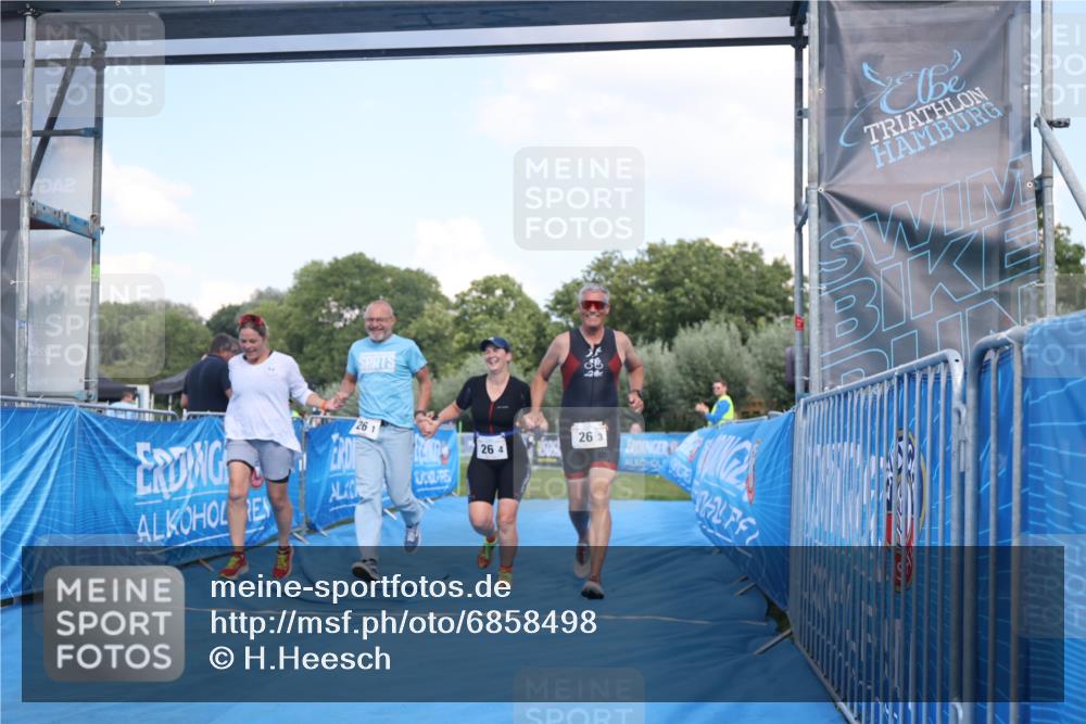 25.08.2024 - Elbe Triathlon Hamburg H.Heesch http://msf.ph/oto/6858498 25.08.2024 16:26:08 Ziel  meine-sportfotos.de