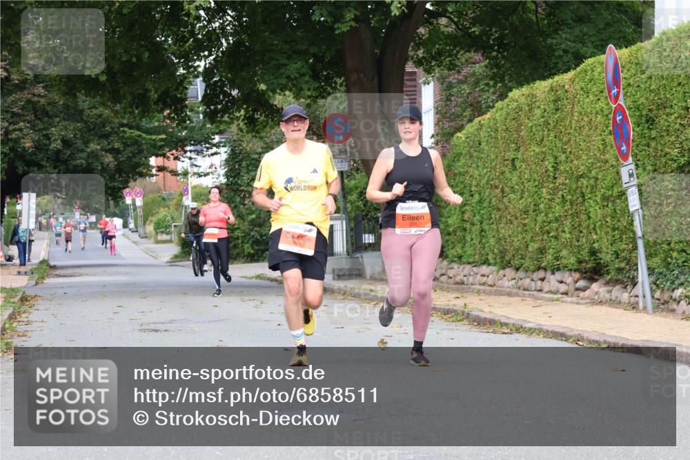 25.08.2024 - 20. Blankeneser Heldenlauf Strokosch-Dieckow http://msf.ph/oto/6858511 25.08.2024 09:52:01 Ziel 203, 260, 261 meine-sportfotos.de