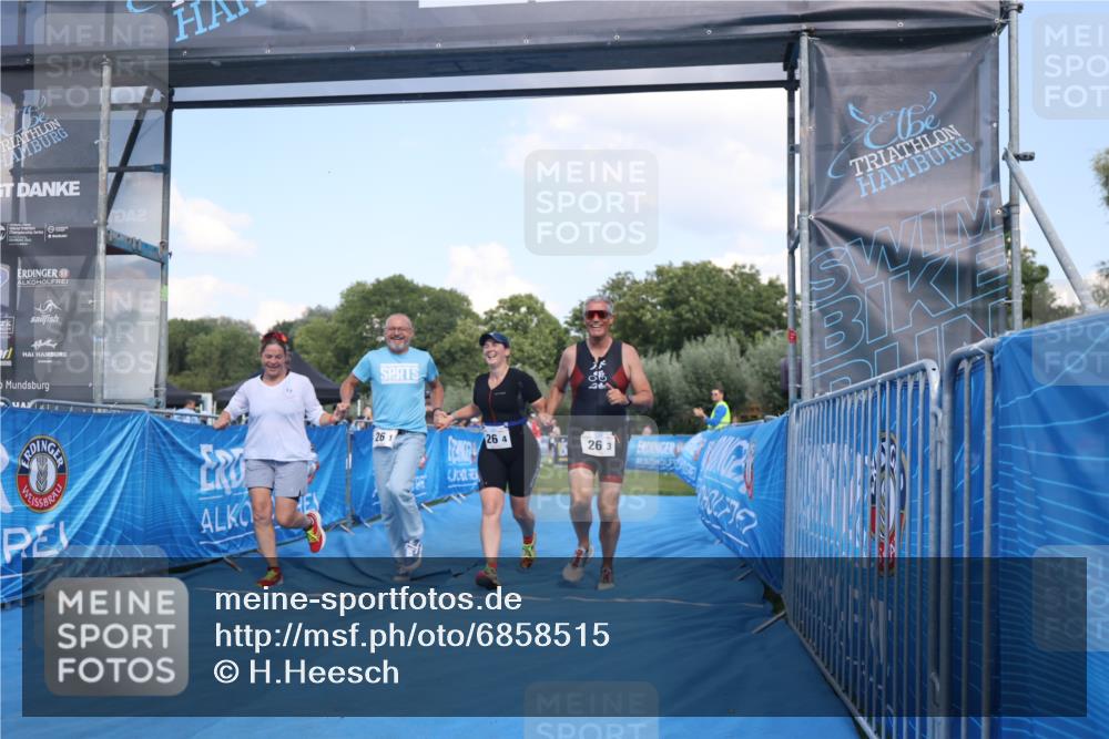 25.08.2024 - Elbe Triathlon Hamburg H.Heesch http://msf.ph/oto/6858515 25.08.2024 16:26:08 Ziel  meine-sportfotos.de