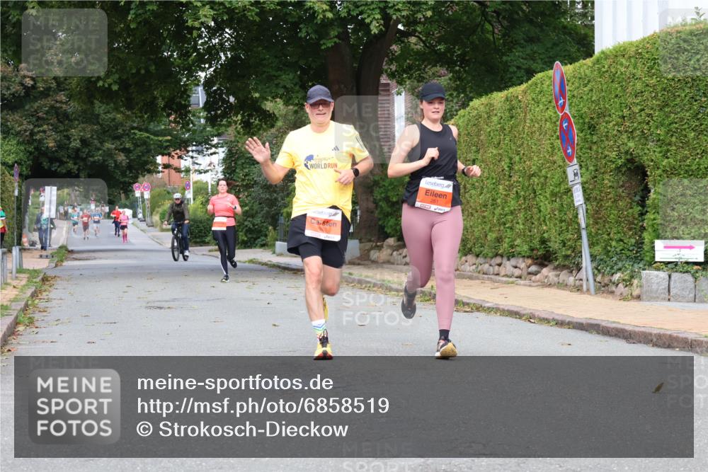 25.08.2024 - 20. Blankeneser Heldenlauf Strokosch-Dieckow http://msf.ph/oto/6858519 25.08.2024 09:52:02 Ziel 203, 260, 261 meine-sportfotos.de