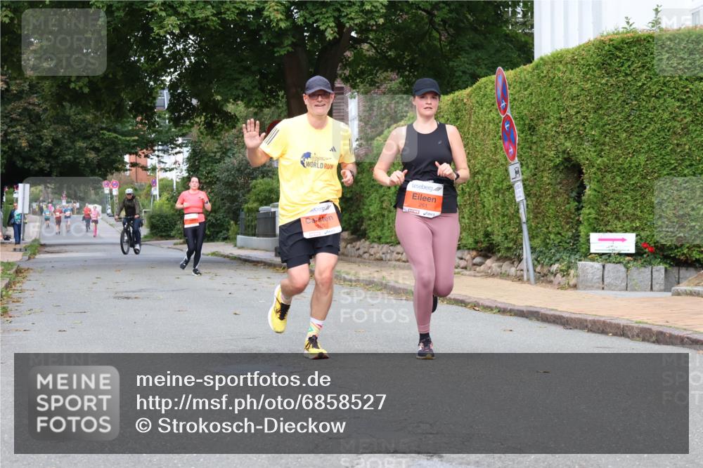 25.08.2024 - 20. Blankeneser Heldenlauf Strokosch-Dieckow http://msf.ph/oto/6858527 25.08.2024 09:52:02 Ziel 203, 260, 261 meine-sportfotos.de