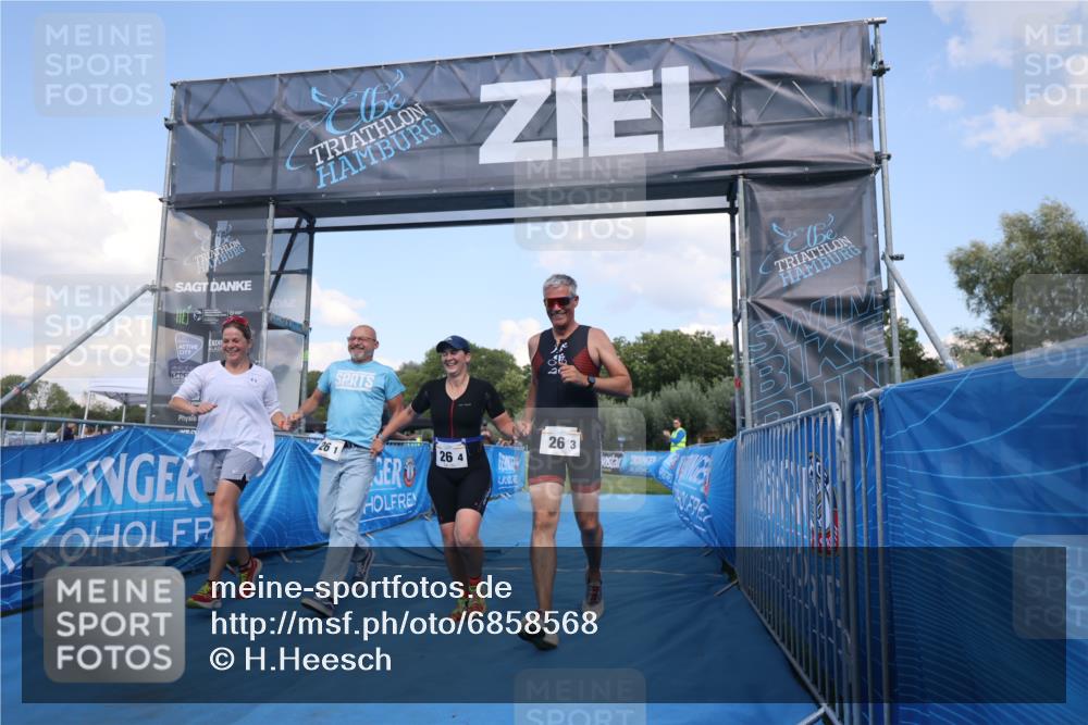 25.08.2024 - Elbe Triathlon Hamburg H.Heesch http://msf.ph/oto/6858568 25.08.2024 16:26:09 Ziel  meine-sportfotos.de
