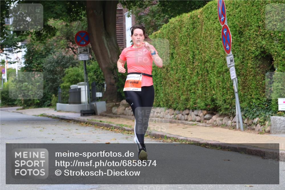 25.08.2024 - 20. Blankeneser Heldenlauf Strokosch-Dieckow http://msf.ph/oto/6858574 25.08.2024 09:52:07 Ziel 203, 260, 261 meine-sportfotos.de