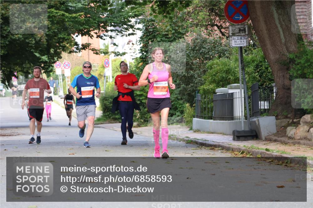 25.08.2024 - 20. Blankeneser Heldenlauf Strokosch-Dieckow http://msf.ph/oto/6858593 25.08.2024 09:52:27 Ziel 183, 263, 267 meine-sportfotos.de