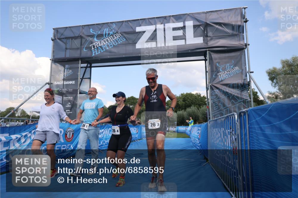 25.08.2024 - Elbe Triathlon Hamburg H.Heesch http://msf.ph/oto/6858595 25.08.2024 16:26:09 Ziel  meine-sportfotos.de