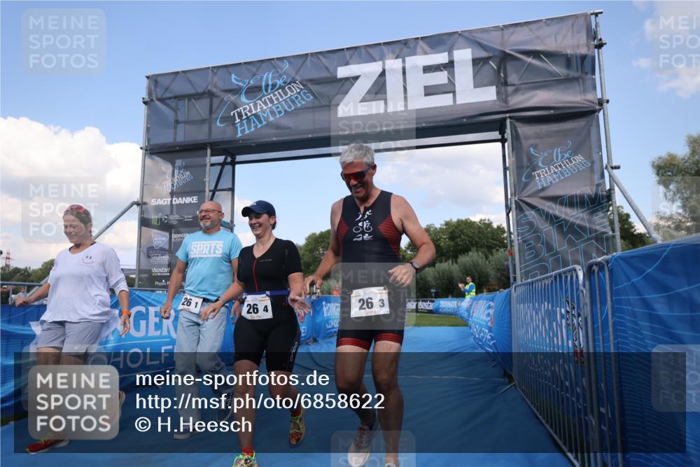 25.08.2024 - Elbe Triathlon Hamburg H.Heesch http://msf.ph/oto/6858622 25.08.2024 16:26:09 Ziel  meine-sportfotos.de