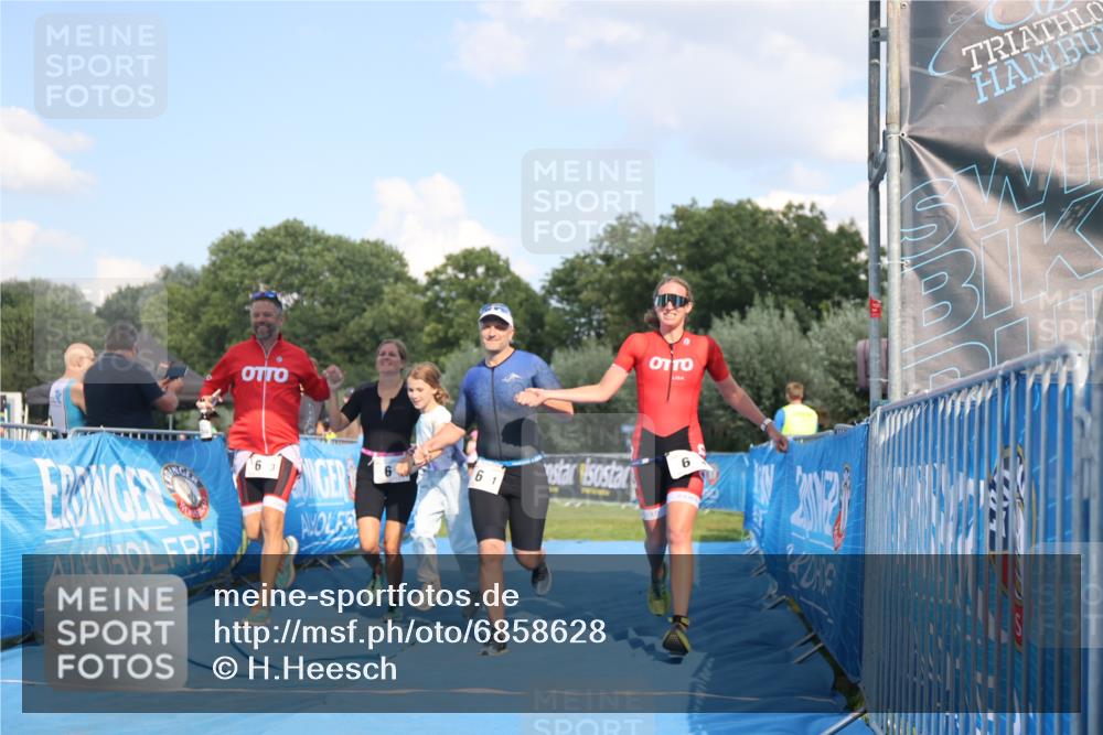 25.08.2024 - Elbe Triathlon Hamburg H.Heesch http://msf.ph/oto/6858628 25.08.2024 16:26:27 Ziel  meine-sportfotos.de