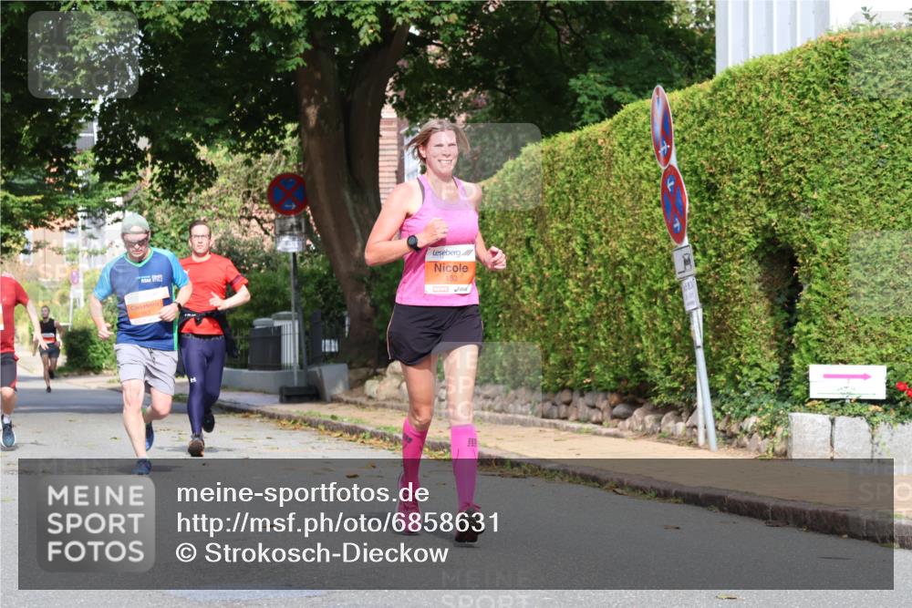 25.08.2024 - 20. Blankeneser Heldenlauf Strokosch-Dieckow http://msf.ph/oto/6858631 25.08.2024 09:52:32 Ziel 183, 248, 263, 267 meine-sportfotos.de