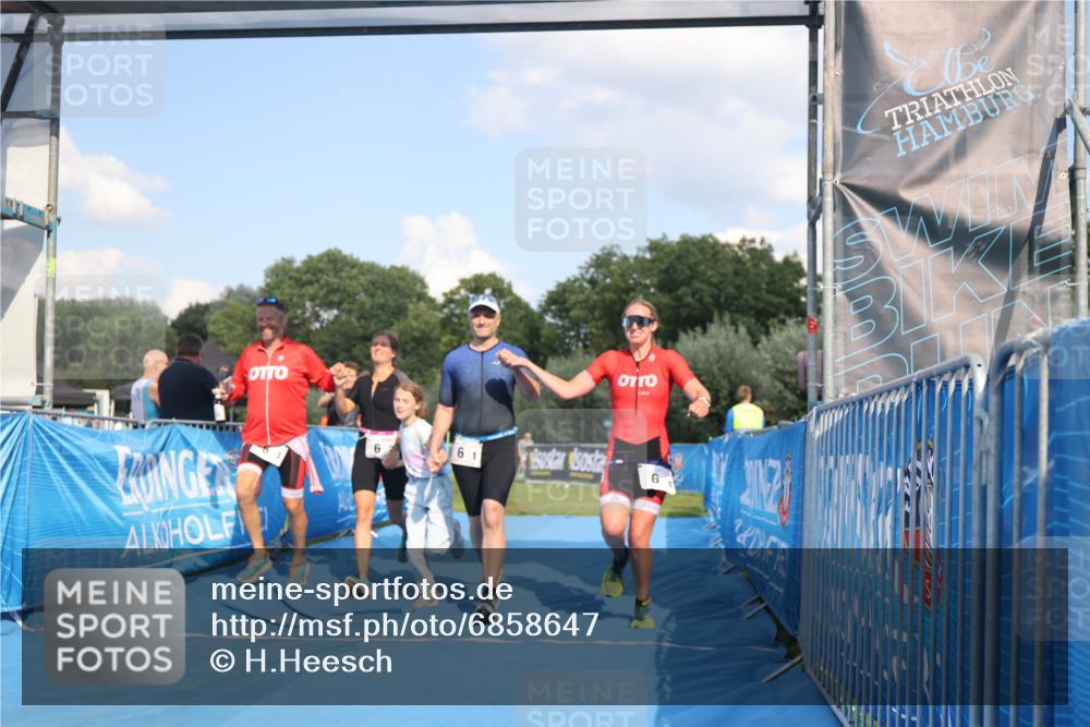 25.08.2024 - Elbe Triathlon Hamburg H.Heesch http://msf.ph/oto/6858647 25.08.2024 16:26:27 Ziel  meine-sportfotos.de