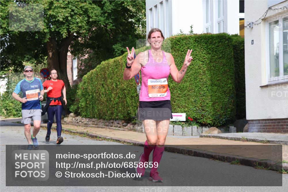 25.08.2024 - 20. Blankeneser Heldenlauf Strokosch-Dieckow http://msf.ph/oto/6858659 25.08.2024 09:52:34 Ziel 183, 224, 248, 263, 267 meine-sportfotos.de