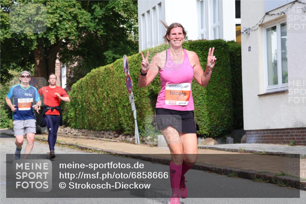 25.08.2024 - 20. Blankeneser Heldenlauf Strokosch-Dieckow http://msf.ph/oto/6858666 25.08.2024 09:52:34 Ziel 183, 224, 248, 263, 267 meine-sportfotos.de