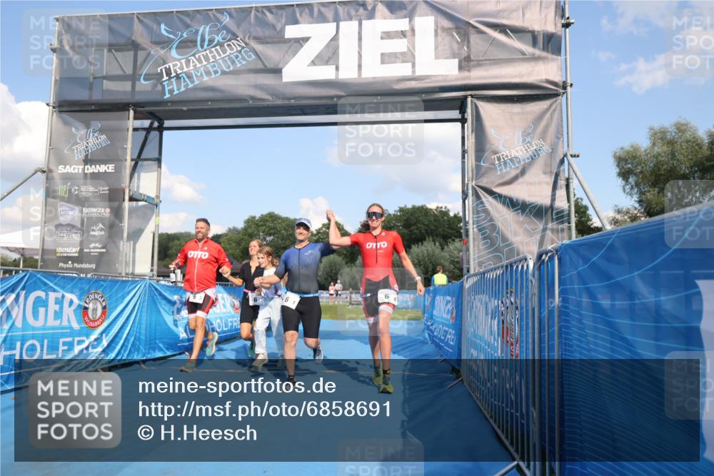 25.08.2024 - Elbe Triathlon Hamburg H.Heesch http://msf.ph/oto/6858691 25.08.2024 16:26:27 Ziel  meine-sportfotos.de