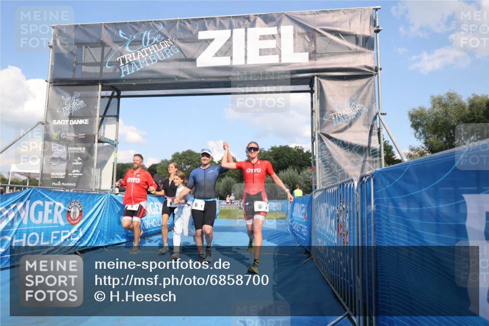 25.08.2024 - Elbe Triathlon Hamburg H.Heesch http://msf.ph/oto/6858700 25.08.2024 16:26:27 Ziel  meine-sportfotos.de