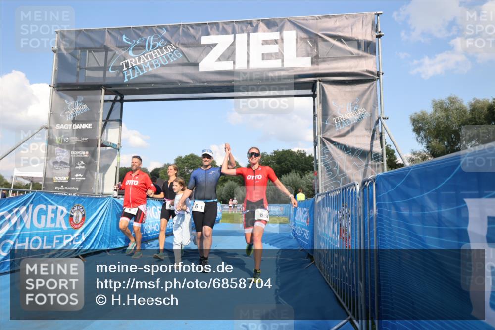 25.08.2024 - Elbe Triathlon Hamburg H.Heesch http://msf.ph/oto/6858704 25.08.2024 16:26:28 Ziel  meine-sportfotos.de