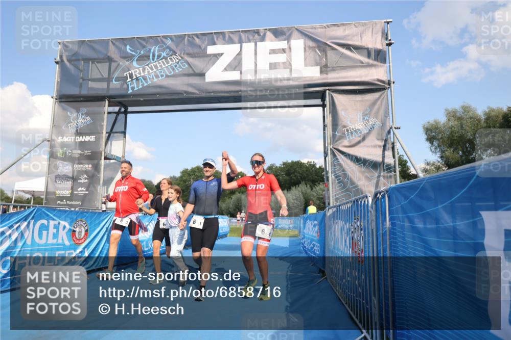 25.08.2024 - Elbe Triathlon Hamburg H.Heesch http://msf.ph/oto/6858716 25.08.2024 16:26:28 Ziel  meine-sportfotos.de