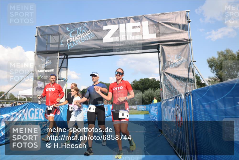 25.08.2024 - Elbe Triathlon Hamburg H.Heesch http://msf.ph/oto/6858744 25.08.2024 16:26:28 Ziel  meine-sportfotos.de