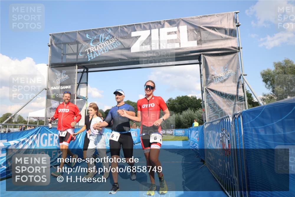 25.08.2024 - Elbe Triathlon Hamburg H.Heesch http://msf.ph/oto/6858749 25.08.2024 16:26:28 Ziel  meine-sportfotos.de
