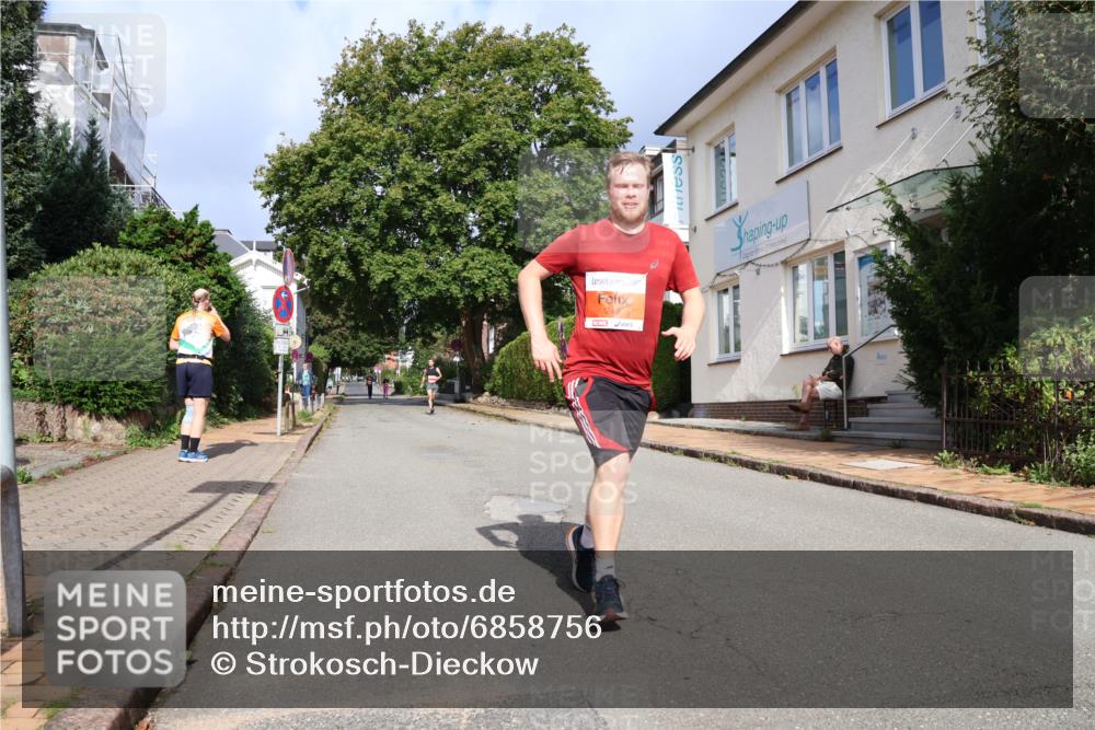 25.08.2024 - 20. Blankeneser Heldenlauf Strokosch-Dieckow http://msf.ph/oto/6858756 25.08.2024 09:52:40 Ziel 183, 224, 248, 263, 267 meine-sportfotos.de