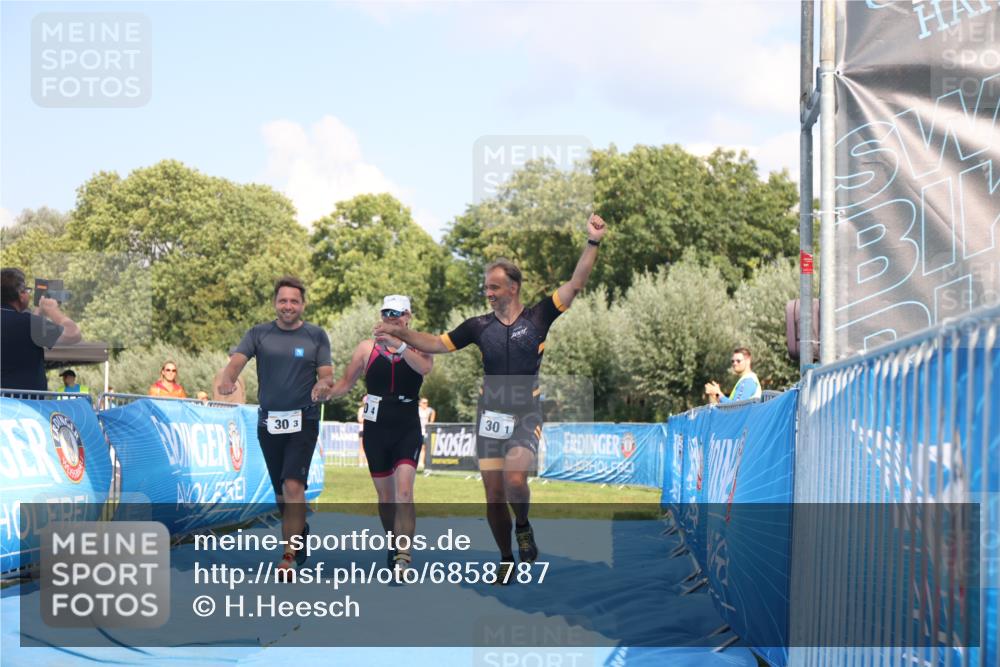 25.08.2024 - Elbe Triathlon Hamburg H.Heesch http://msf.ph/oto/6858787 25.08.2024 16:26:49 Ziel  meine-sportfotos.de