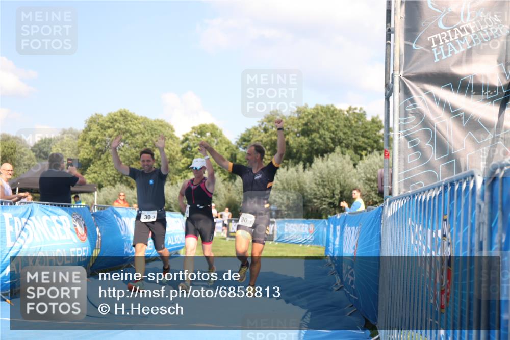 25.08.2024 - Elbe Triathlon Hamburg H.Heesch http://msf.ph/oto/6858813 25.08.2024 16:26:49 Ziel  meine-sportfotos.de