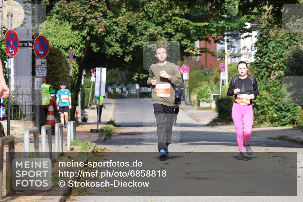 25.08.2024 - 20. Blankeneser Heldenlauf Strokosch-Dieckow http://msf.ph/oto/6858818 25.08.2024 09:52:50 Ziel 225, 226 meine-sportfotos.de