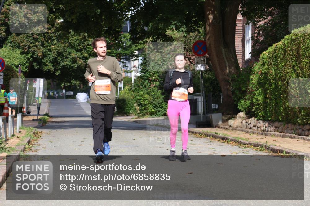 25.08.2024 - 20. Blankeneser Heldenlauf Strokosch-Dieckow http://msf.ph/oto/6858835 25.08.2024 09:52:54 Ziel 225, 226 meine-sportfotos.de
