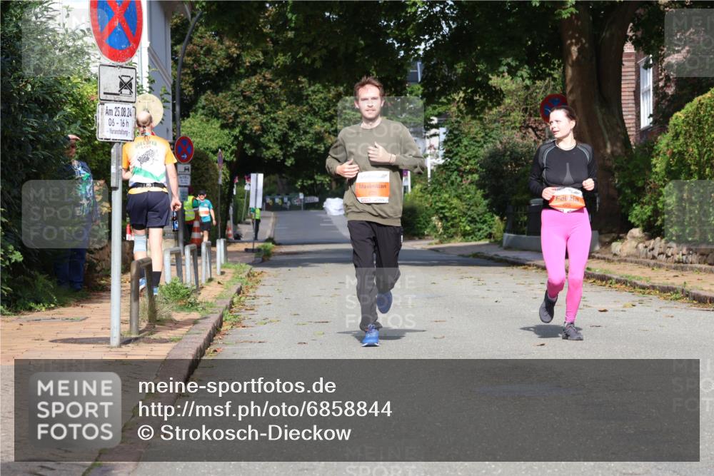 25.08.2024 - 20. Blankeneser Heldenlauf Strokosch-Dieckow http://msf.ph/oto/6858844 25.08.2024 09:52:54 Ziel 225, 226 meine-sportfotos.de