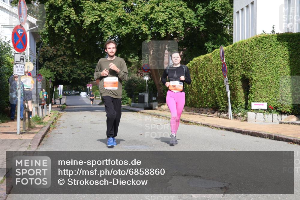 25.08.2024 - 20. Blankeneser Heldenlauf Strokosch-Dieckow http://msf.ph/oto/6858860 25.08.2024 09:52:56 Ziel 225, 226 meine-sportfotos.de