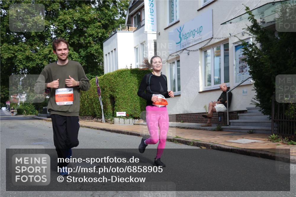 25.08.2024 - 20. Blankeneser Heldenlauf Strokosch-Dieckow http://msf.ph/oto/6858905 25.08.2024 09:52:58 Ziel 225, 226 meine-sportfotos.de