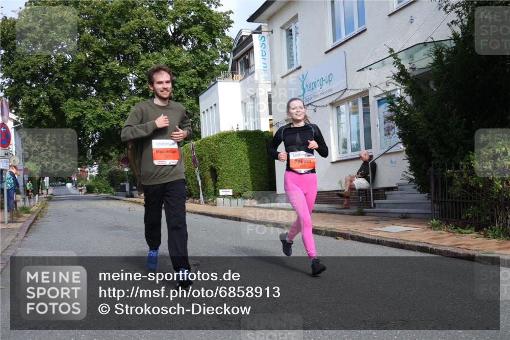 25.08.2024 - 20. Blankeneser Heldenlauf Strokosch-Dieckow http://msf.ph/oto/6858913 25.08.2024 09:52:58 Ziel 225, 226 meine-sportfotos.de