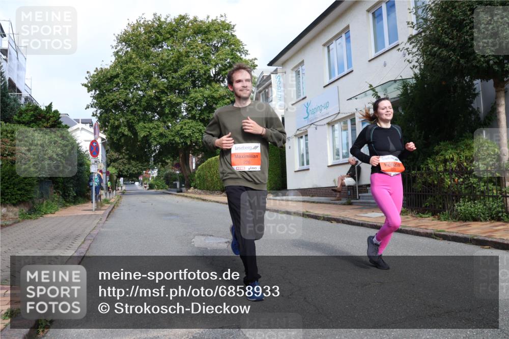 25.08.2024 - 20. Blankeneser Heldenlauf Strokosch-Dieckow http://msf.ph/oto/6858933 25.08.2024 09:52:58 Ziel 225, 226 meine-sportfotos.de