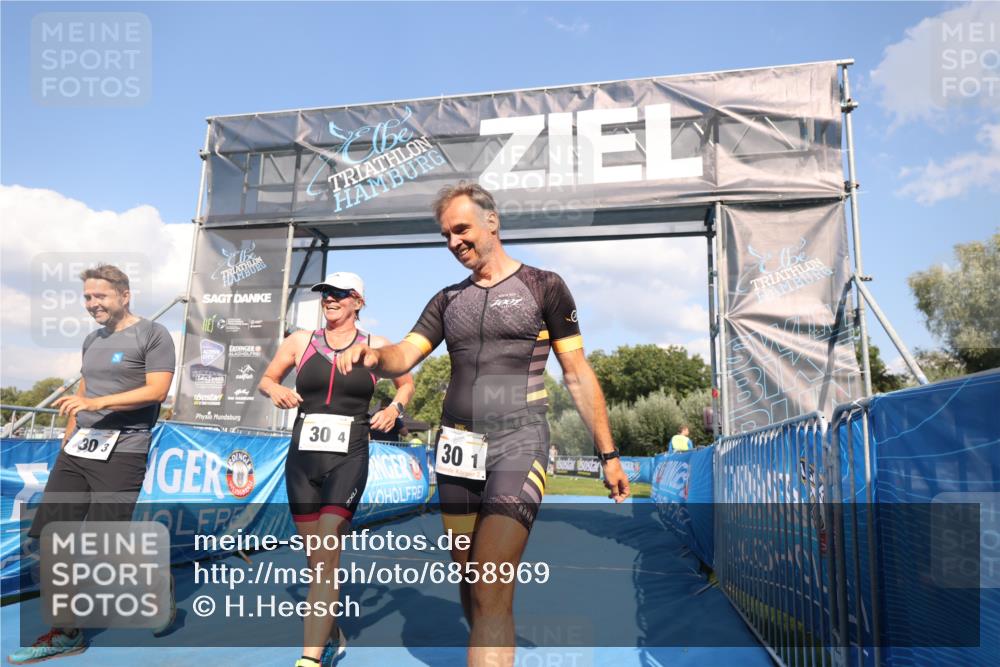 25.08.2024 - Elbe Triathlon Hamburg H.Heesch http://msf.ph/oto/6858969 25.08.2024 16:26:52 Ziel  meine-sportfotos.de