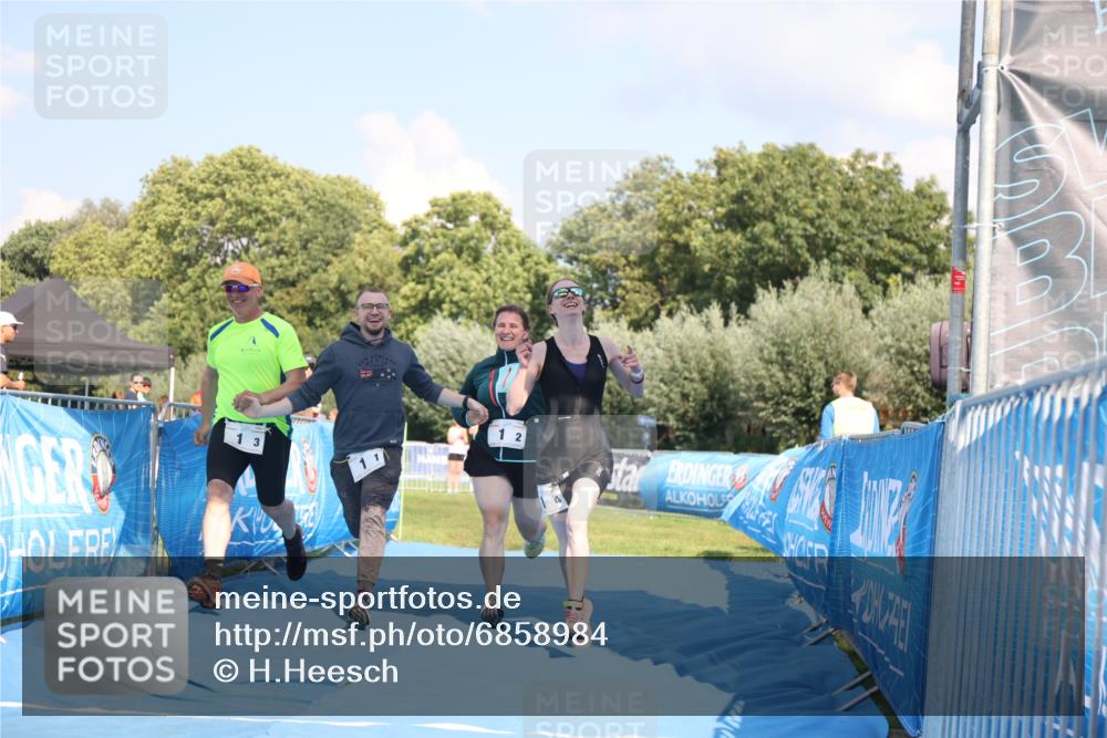 25.08.2024 - Elbe Triathlon Hamburg H.Heesch http://msf.ph/oto/6858984 25.08.2024 16:27:21 Ziel  meine-sportfotos.de